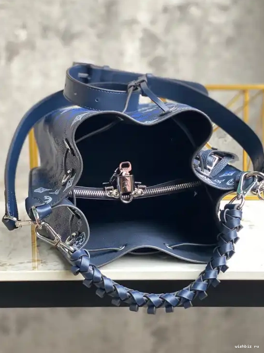 WIS LOUIS VUITTON MURIA 0424